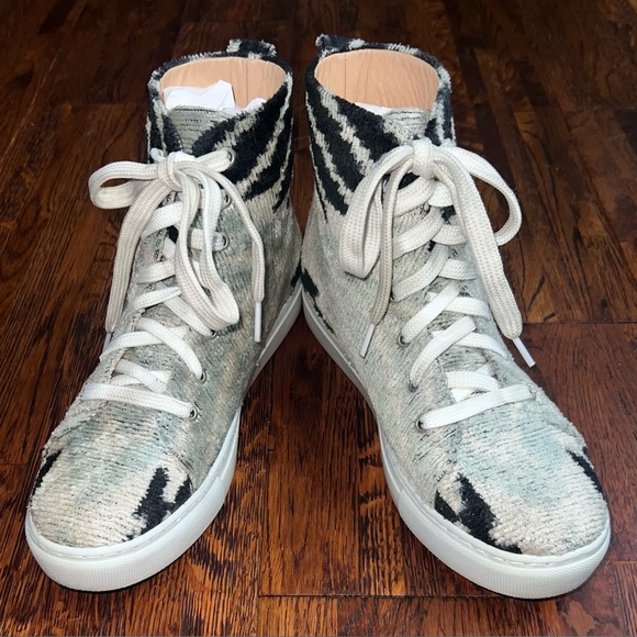 ELYSIAN BY EMILY MORRISON Sold Out Silk Velvet Ice Blue Chevron High Top SZ 40 - Picture 8 of 14